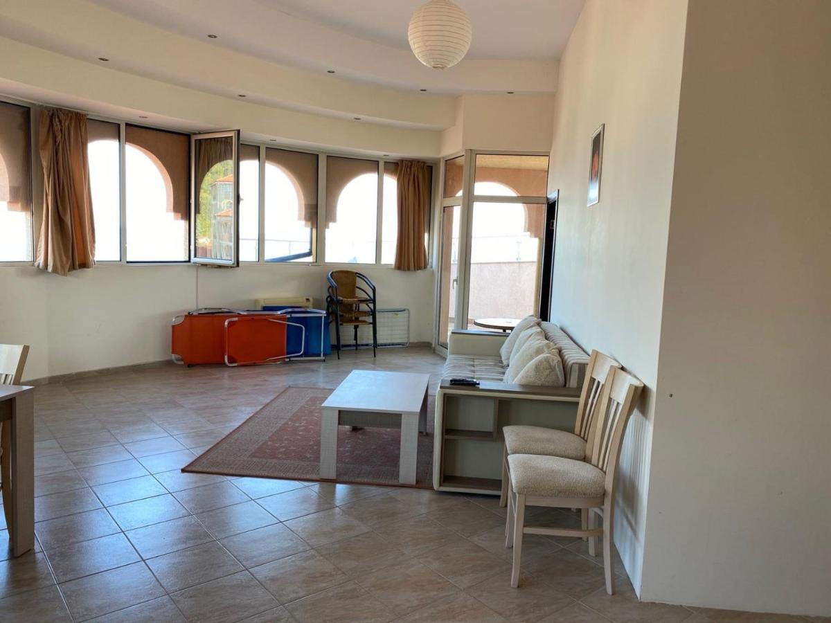 Andalusia Apartments Елените Экстерьер фото