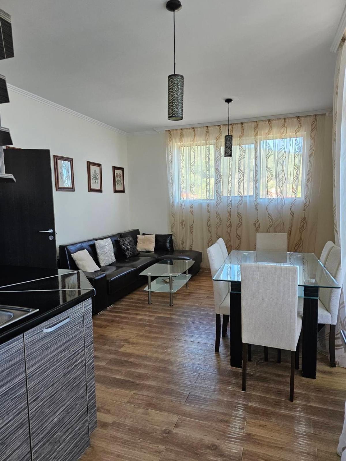 Andalusia Apartments Елените Экстерьер фото