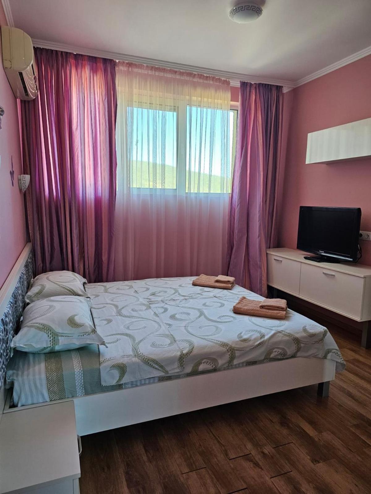 Andalusia Apartments Елените Экстерьер фото
