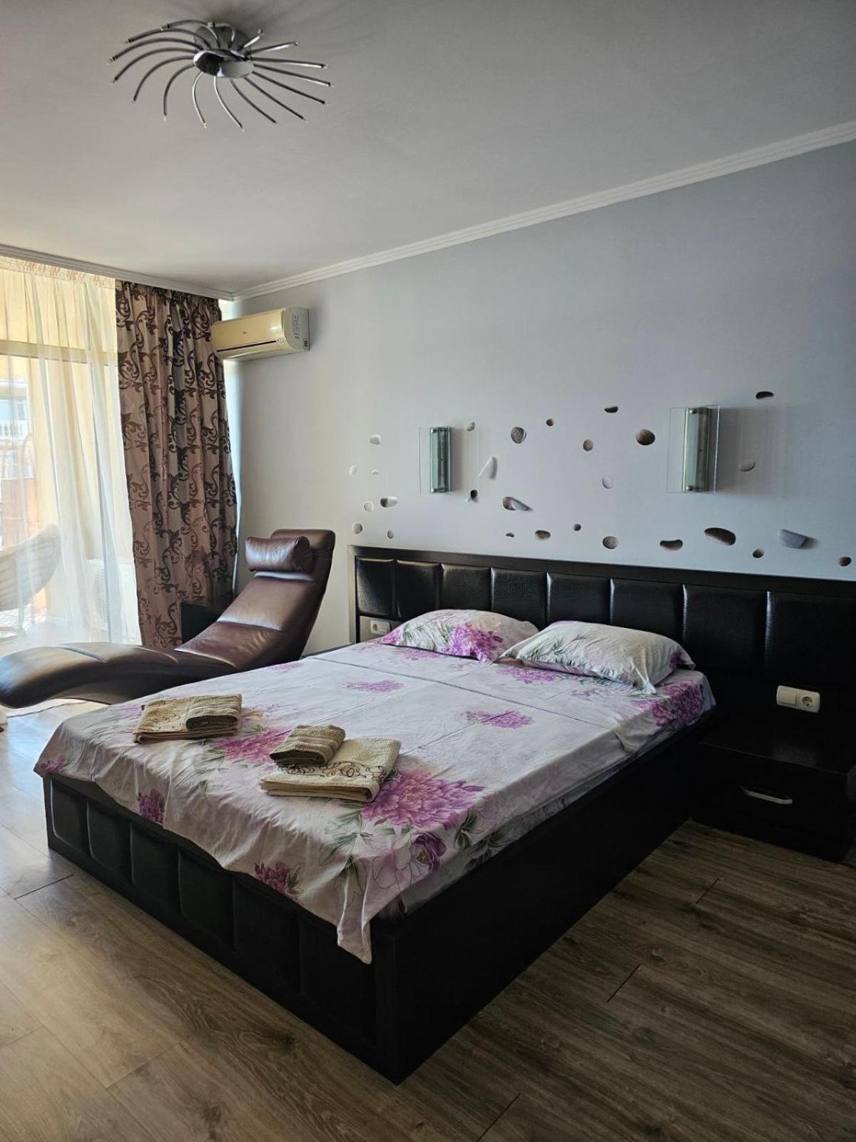 Andalusia Apartments Елените Экстерьер фото