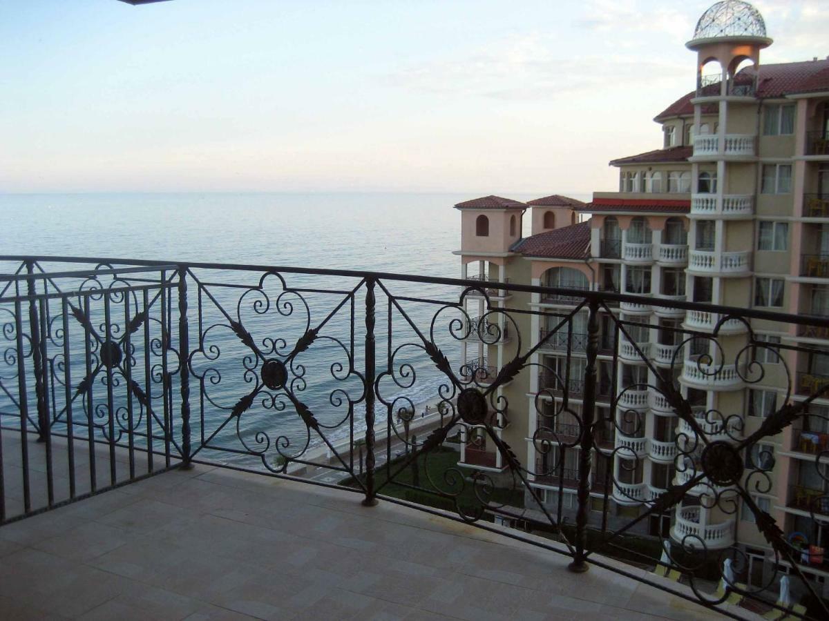 Andalusia Apartments Елените Экстерьер фото