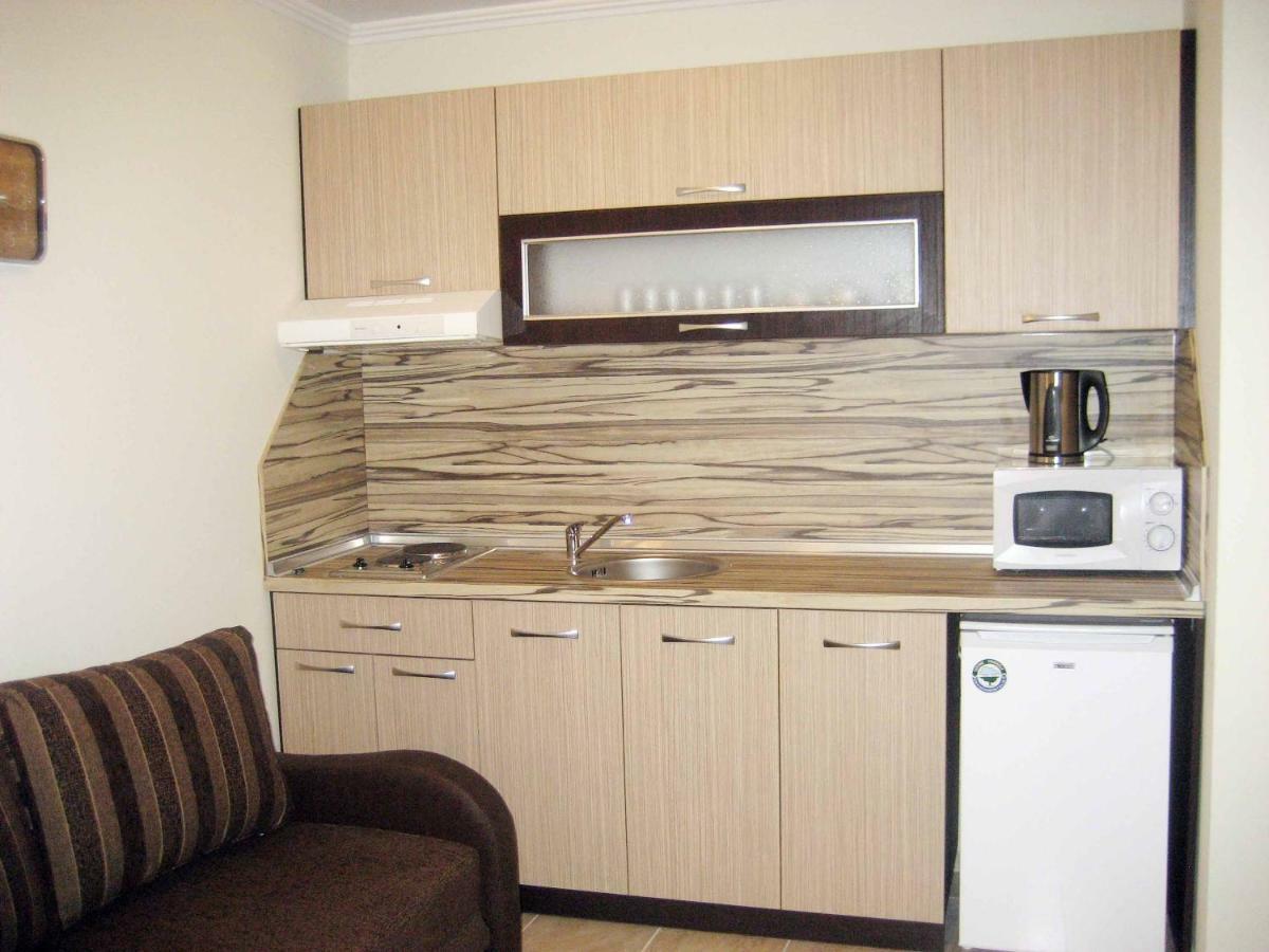 Andalusia Apartments Елените Экстерьер фото