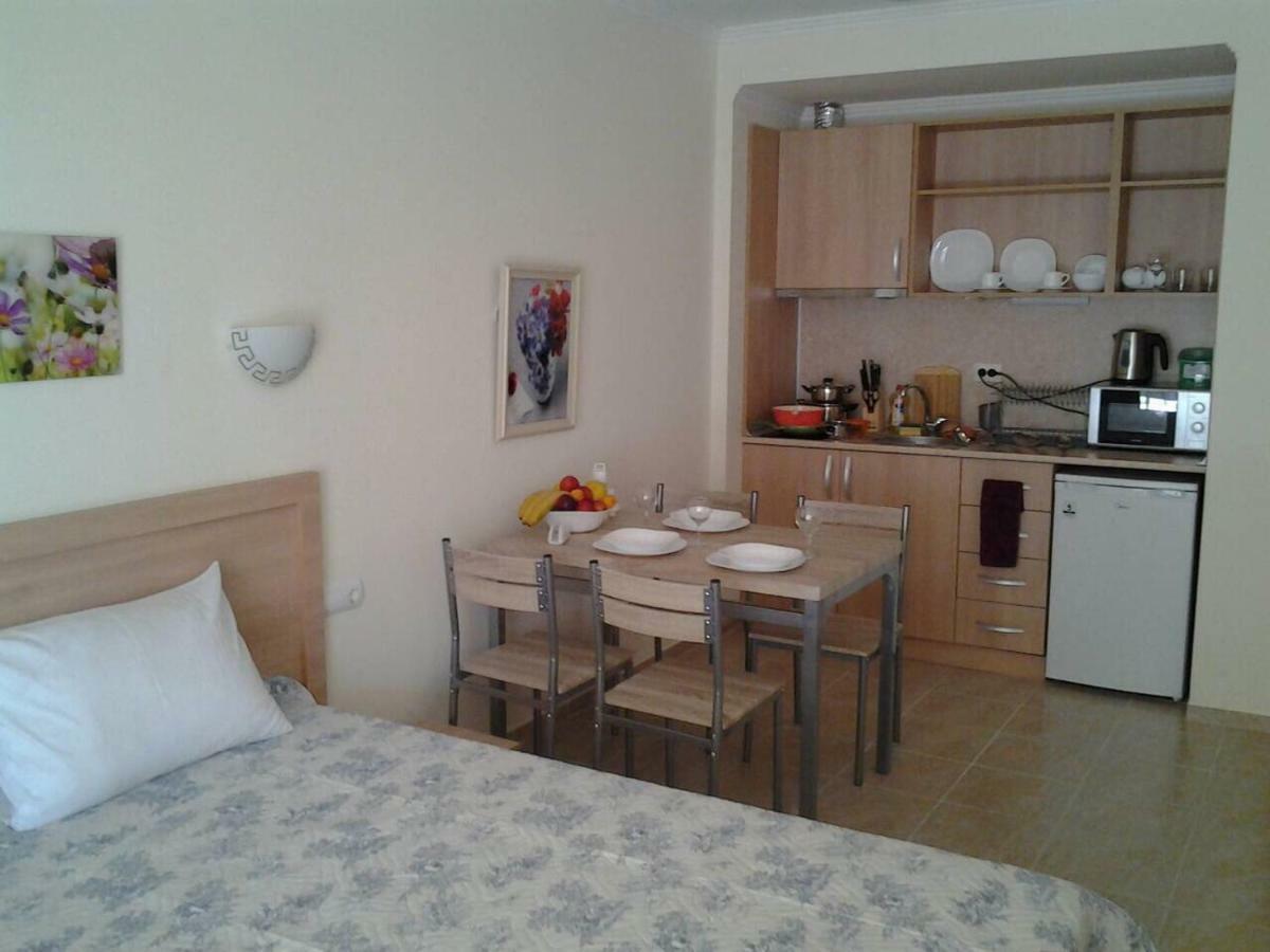 Andalusia Apartments Елените Экстерьер фото