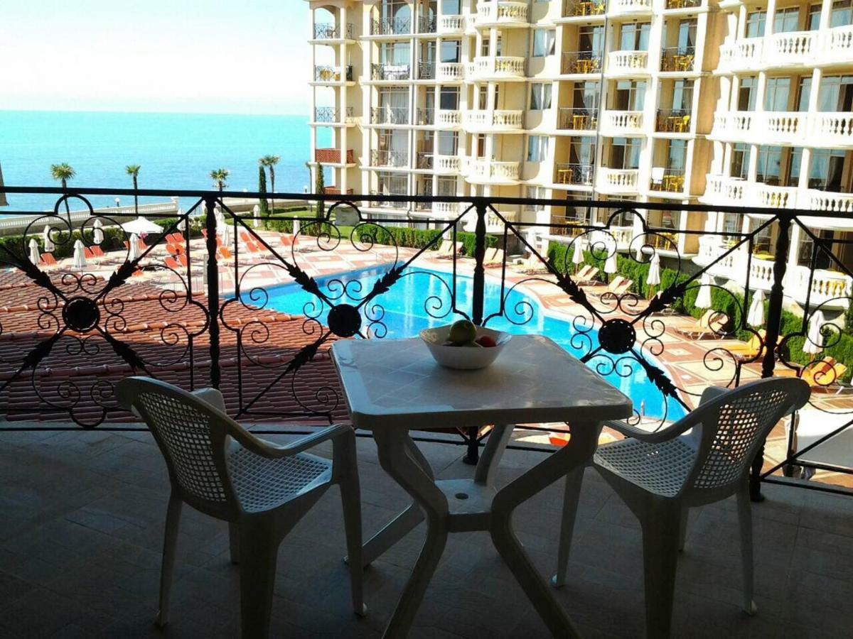 Andalusia Apartments Елените Экстерьер фото